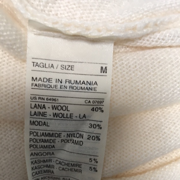 NWT-United Colors of Benetton- Cream wool/nylon and cashmere sweater. Size M - Picture 6 of 7